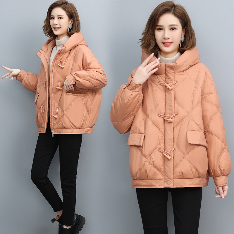 白鸭绒女士羽绒服2021冬季新款休闲宽松大码短款加厚时尚轻薄外套