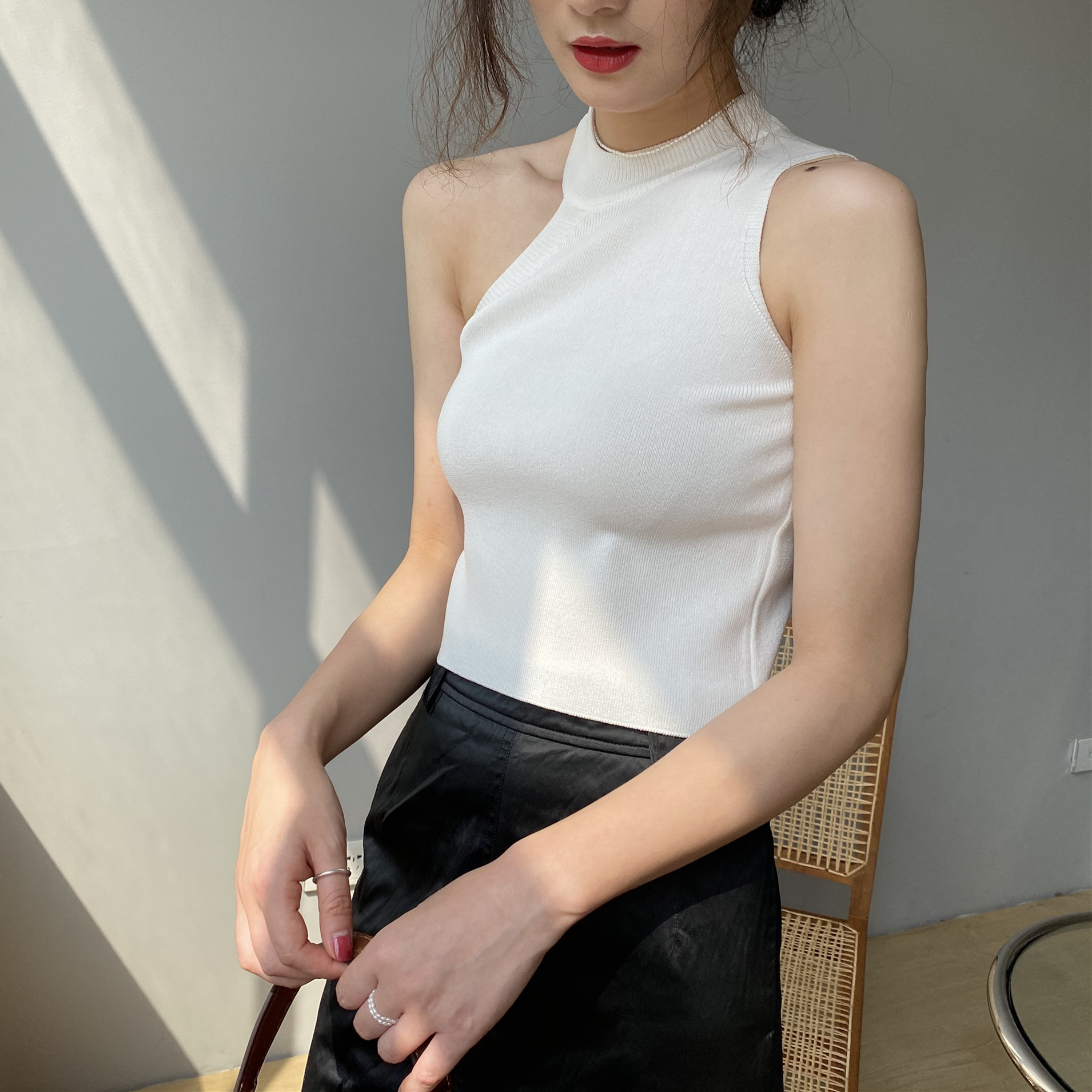 个性设计针织背心女 7162无袖露肩美背挂脖吊带圆领套头修身背心
