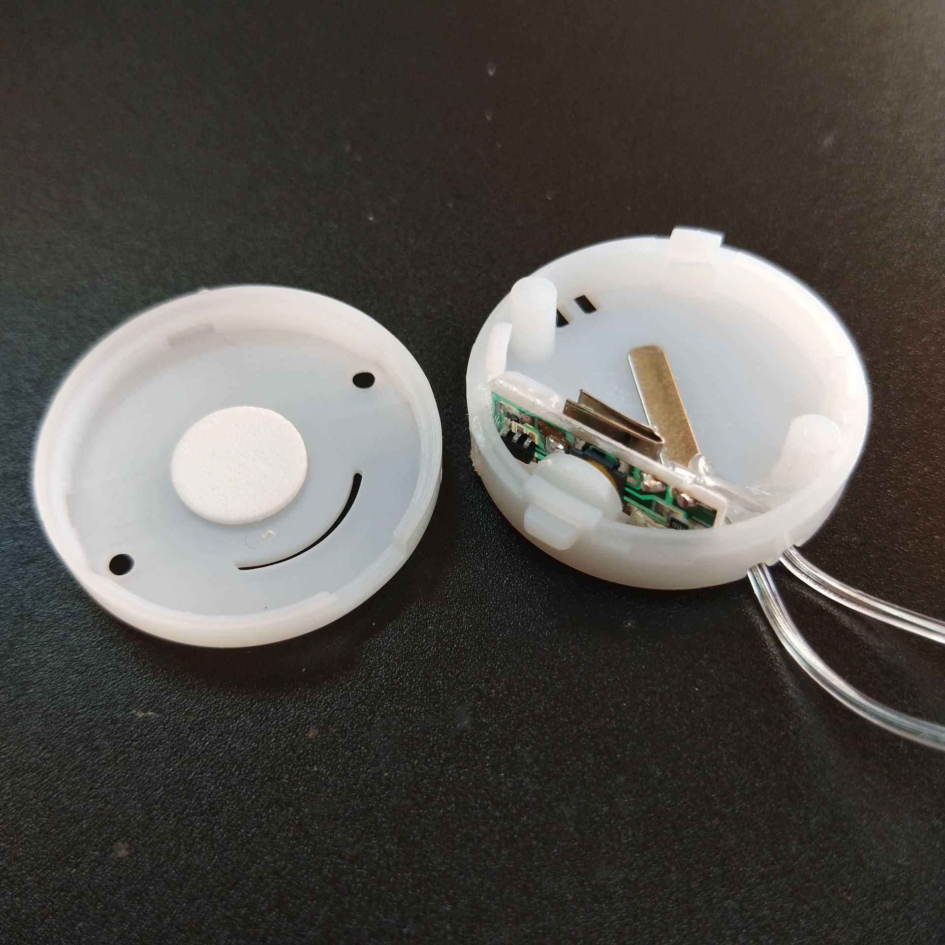 cr2032纽扣笑脸电池盒 间断闪烁圆形电池盒带线 cr2032 2节电池座