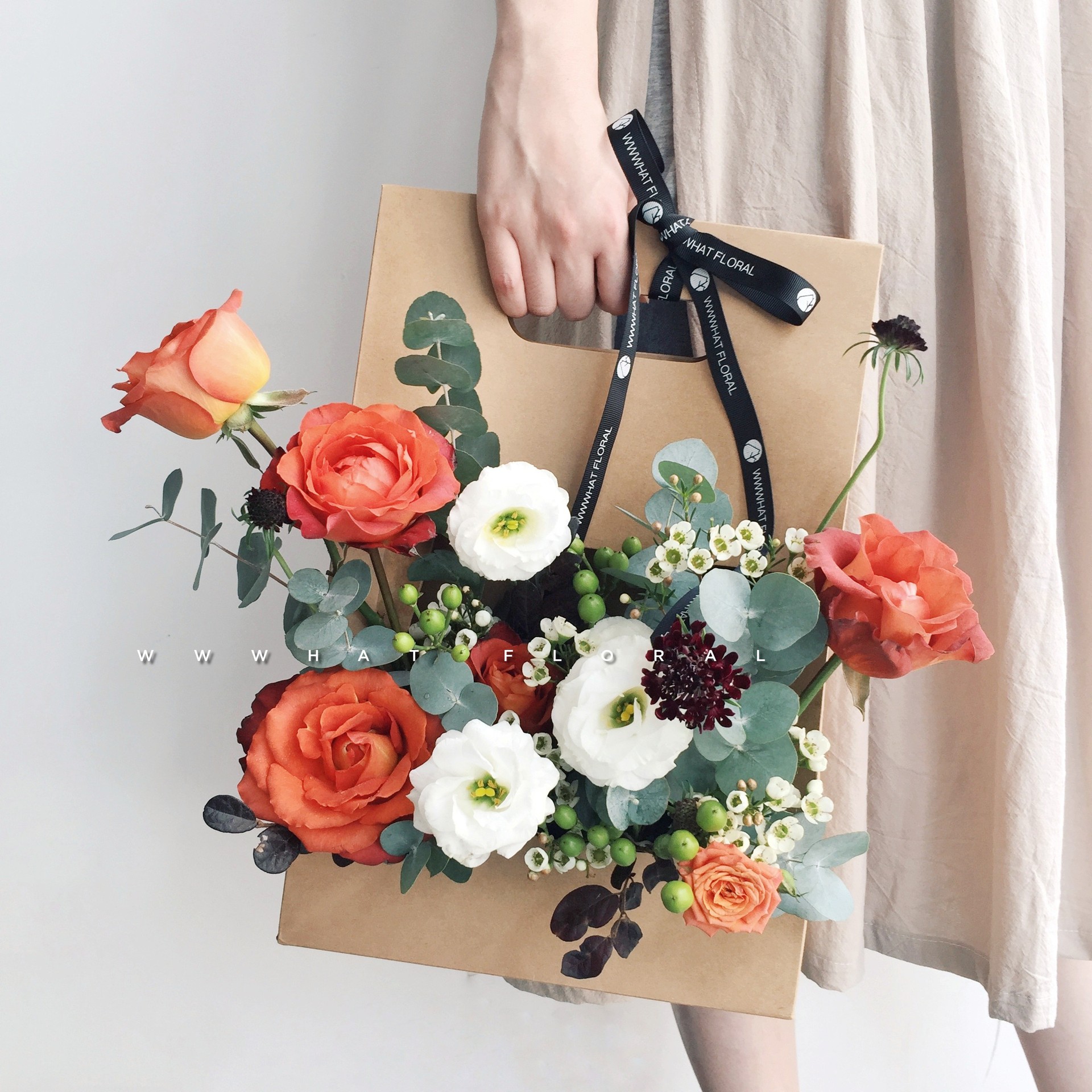纸质手提花篮花束插花盒玫瑰花包花袋手提鲜花袋牛皮纸花盒花店用