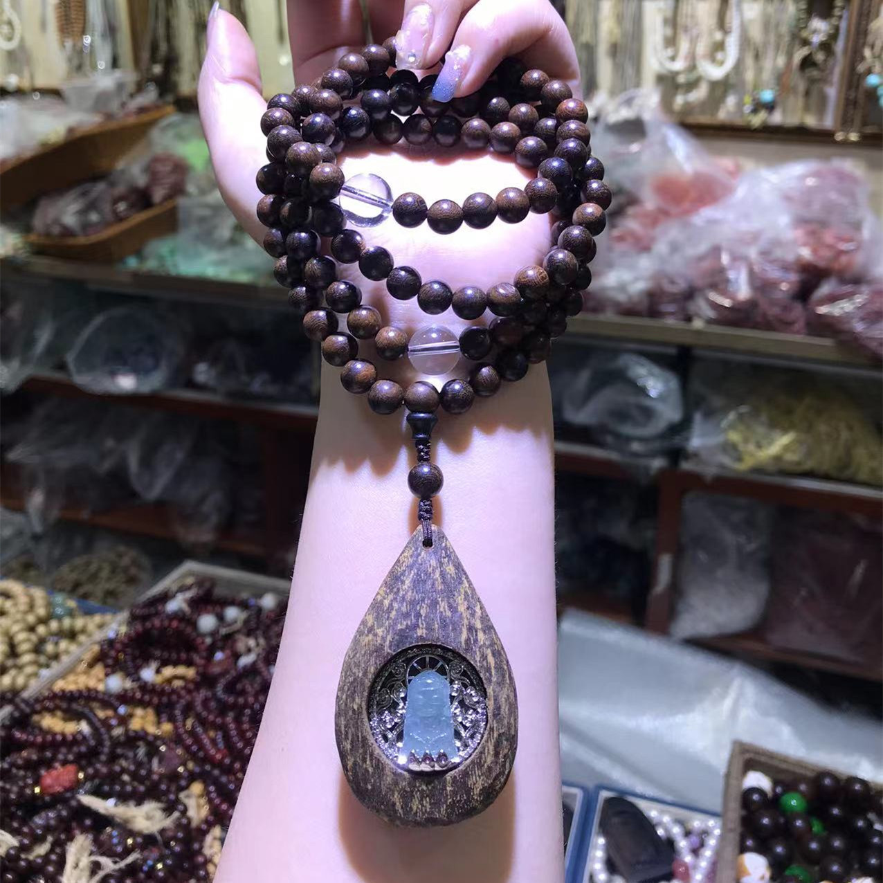 厂家直销 海南虫漏沉香木吊坠镶嵌翡翠a货文玩木质项链香品批发