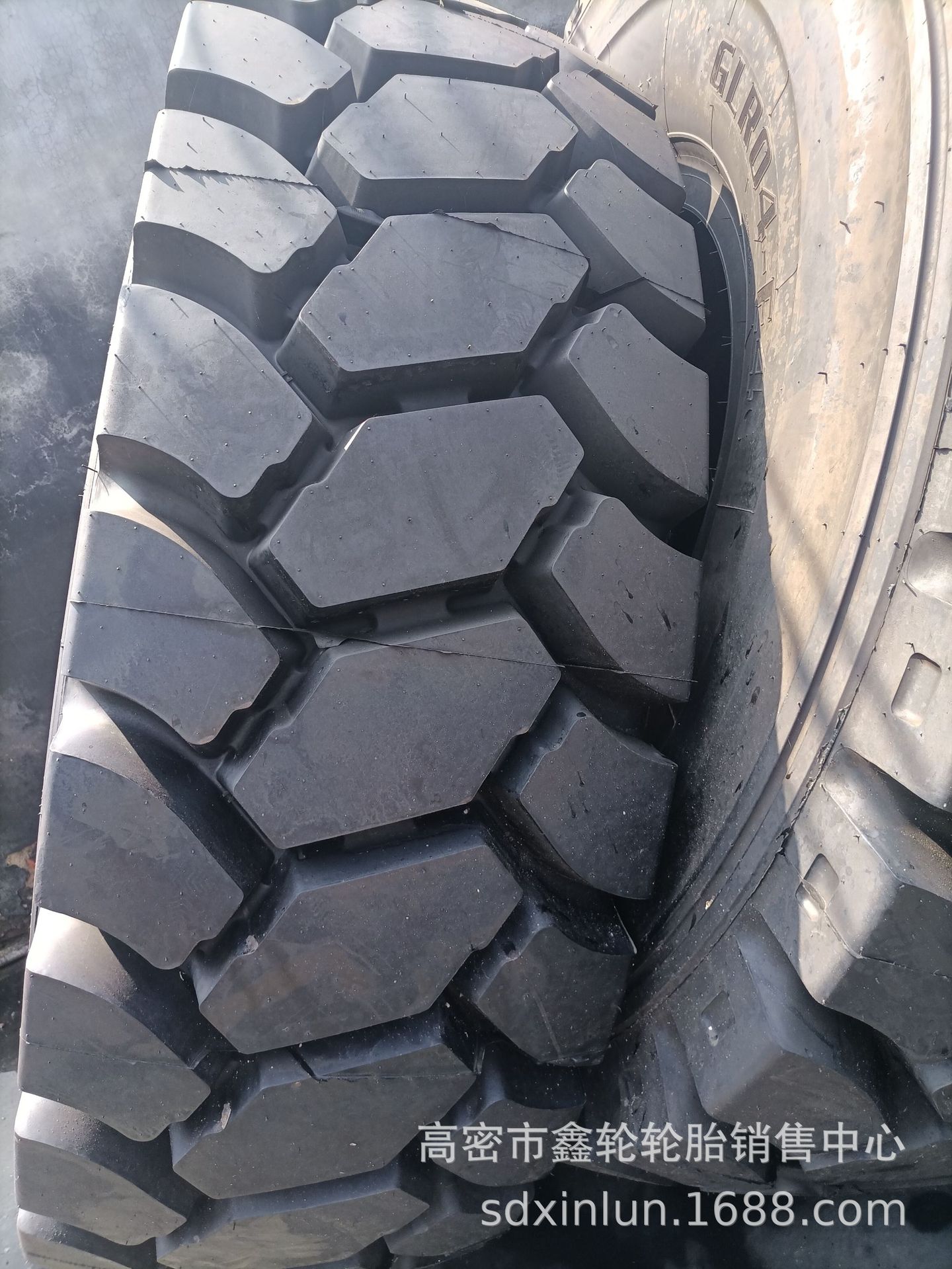 宽体矿卡绞卡车轮胎2400r35 1800r33 2700r49全钢丝轮胎-阿里巴巴