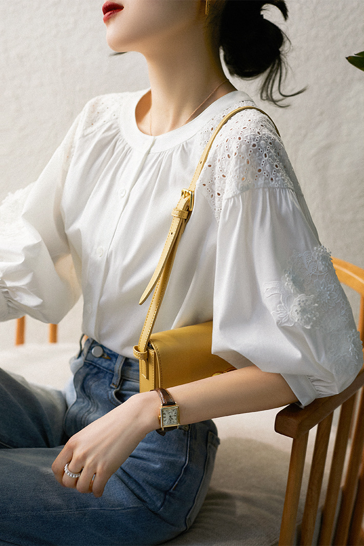 のxyf481823mg 复古朦胧 刺绣镂空 圆领灯笼袖上衣