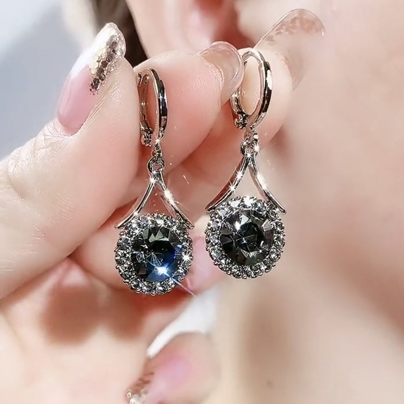 Live New Style Advanced Design Crystal Diamond-Embedded Gemstone Earrings Female Water Drop Ear Clip Ear Rings Festival Gift