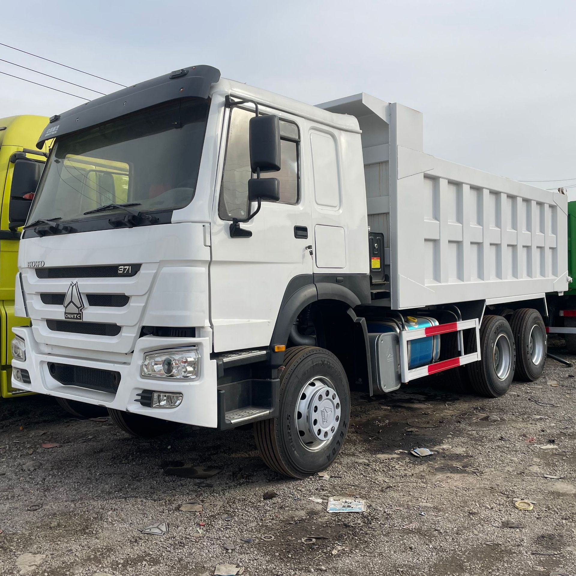 专业出口豪沃二手6*4自卸车头右驾371 375马力 砂石料翻斗车 拖车