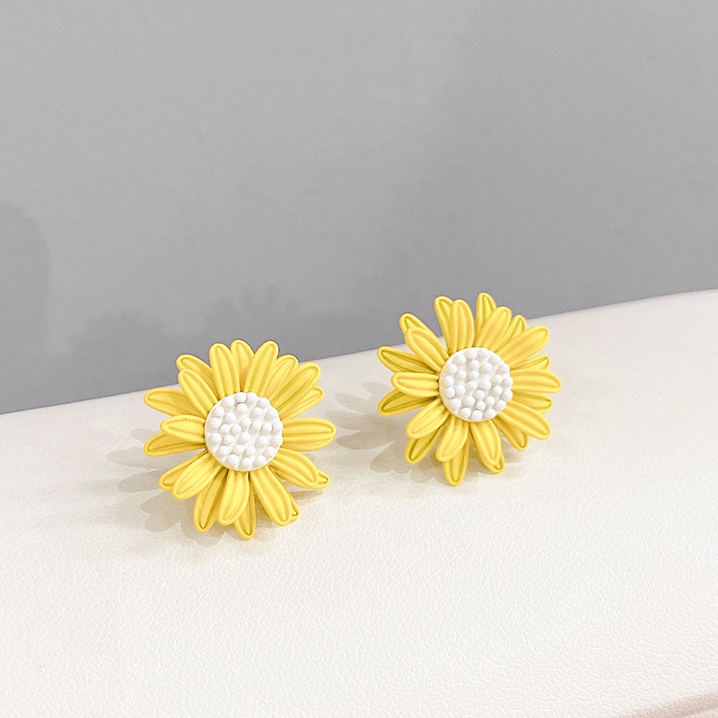 Real Gold Plating Sterling Silver Needle Korean Temperament Sunflower Stud Earrings Flower Earrings Girl Heart Simple and Small Earrings