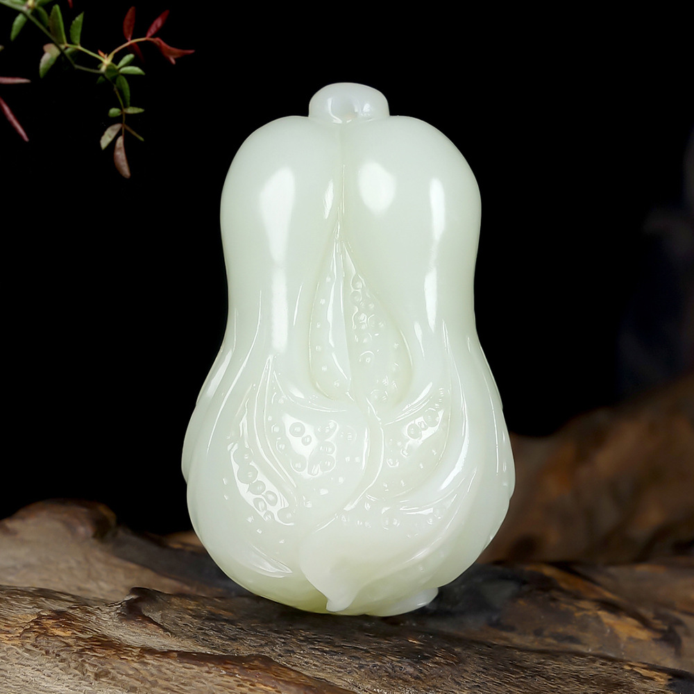 工厂货源新疆和田玉白菜吊坠批发男女款精雕立体白菜遇百财玉挂件