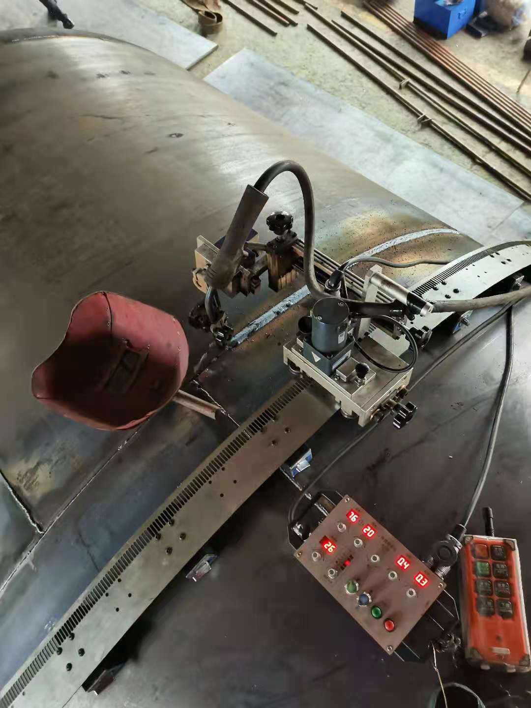 自动焊接小车罐体焊接小车自动工地用焊接小车软轨焊接小车轨道