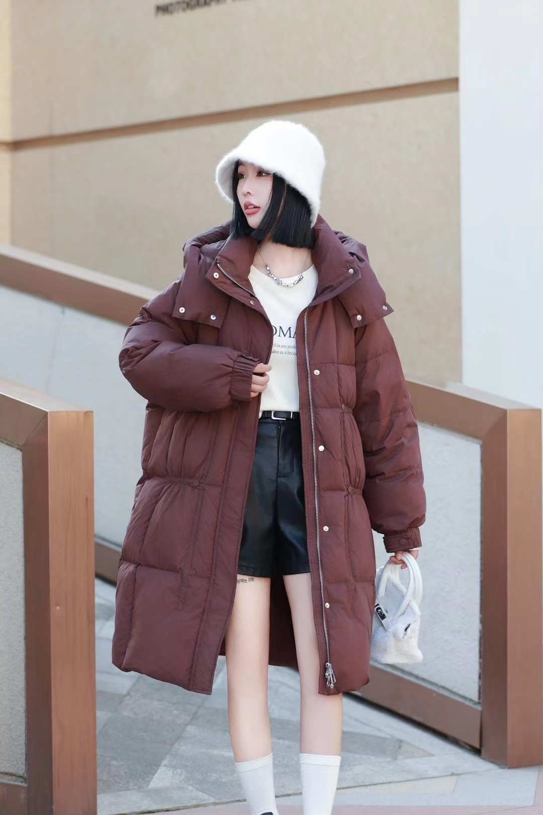 韩版连帽羽绒服冬季2023新款小个子显瘦学院风加厚过膝白鸭绒外套