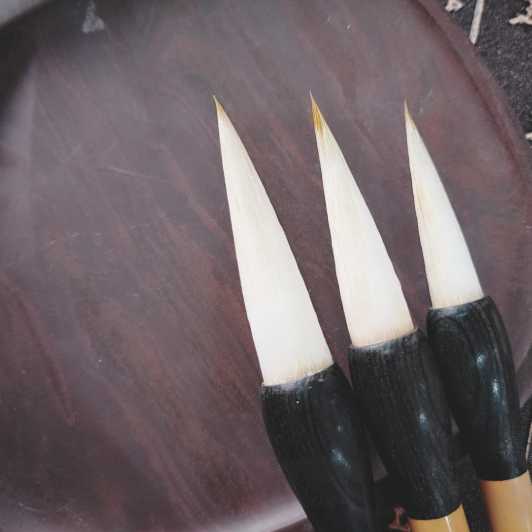 毛笔工厂批发质优价廉供应油漆木杆狼羊兼毫书法毛笔今日多少钱