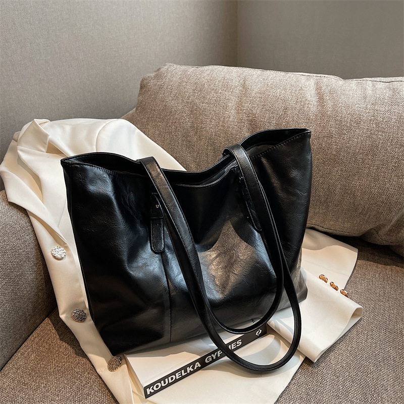 Cross-Border Large Capacity Women's Shoulder Bag 2022 Fall Winter Fashion Texture Solid Color Tote Bag Simple Casual Commuter Bag