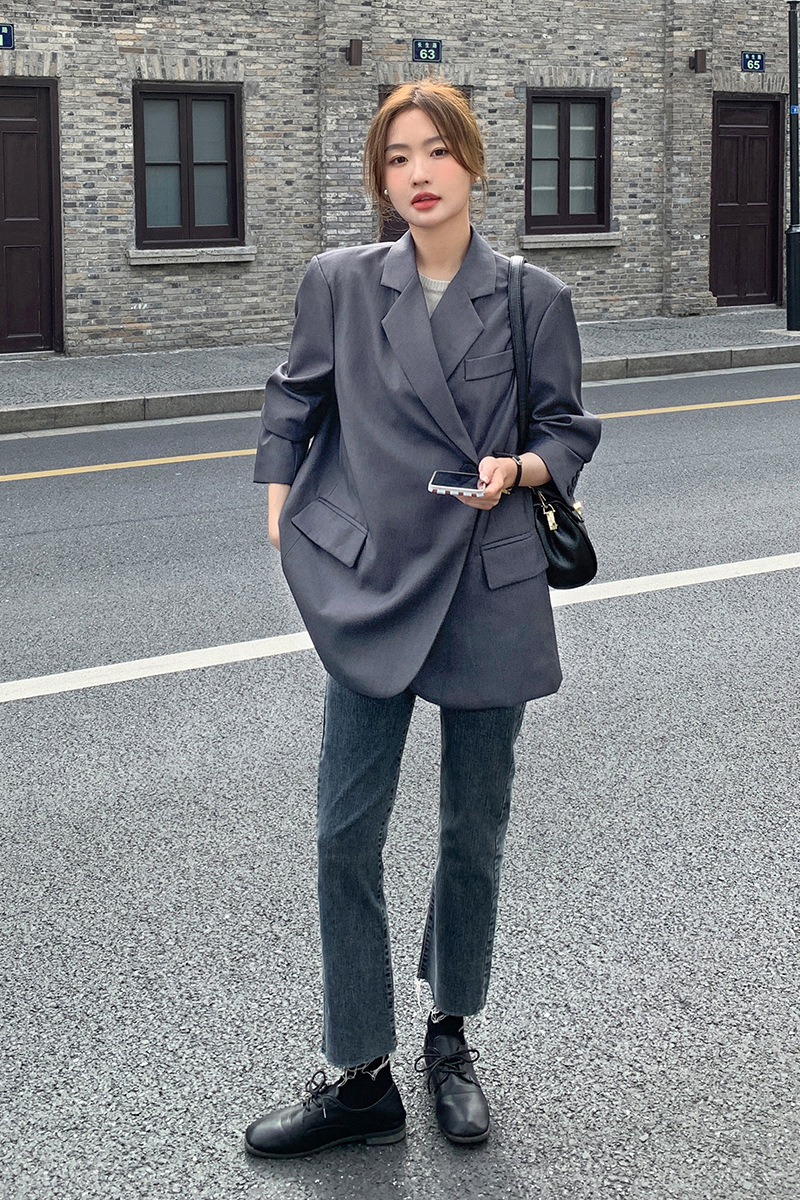 女士灰色小西服图片