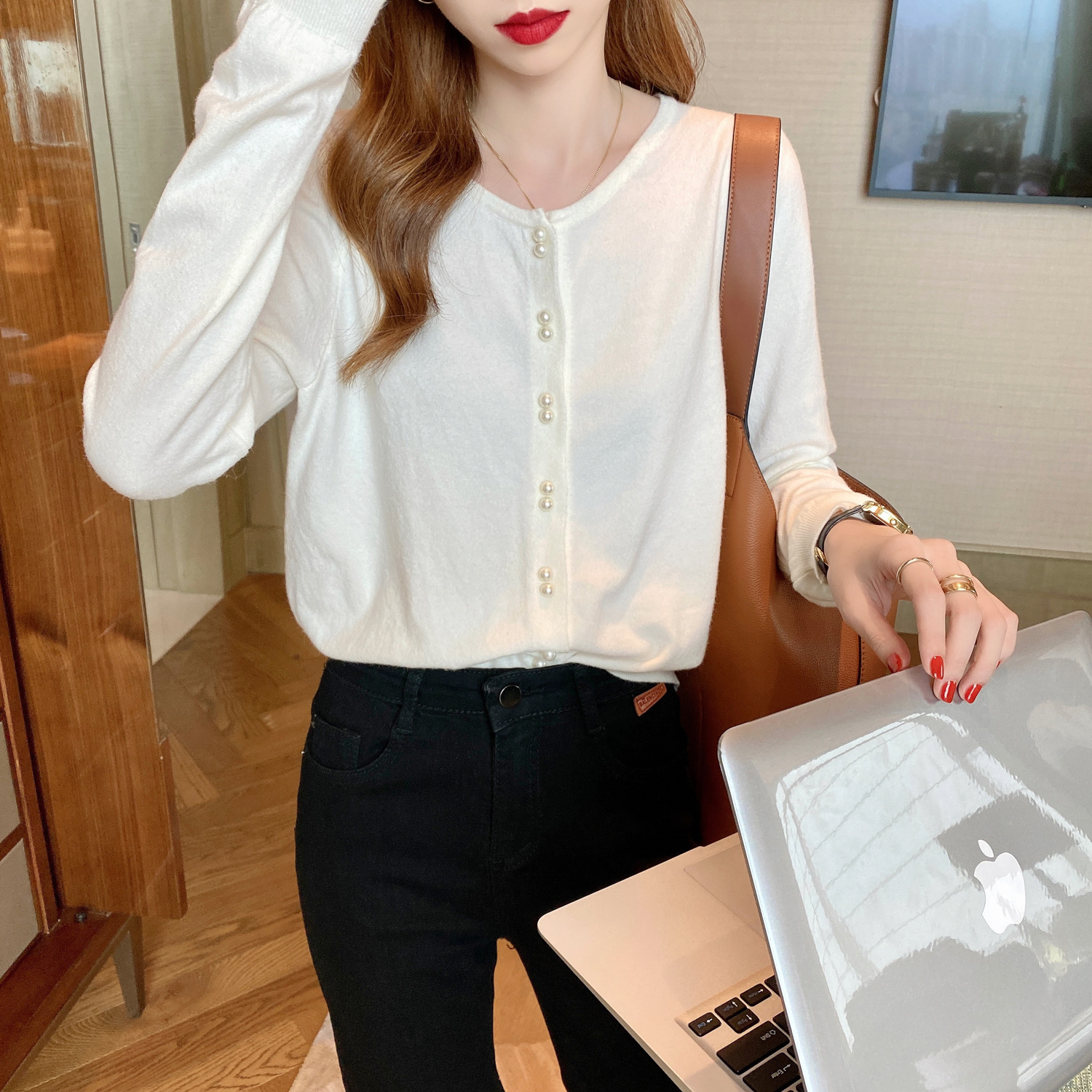 针织开衫女外套2023年新款早秋外搭薄款外穿毛衣圆领珍珠扣上衣