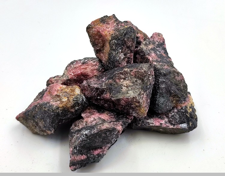 天然巴西蔷薇辉石玫瑰石矿石标本原石料教学雕刻收藏打磨矿石奇石