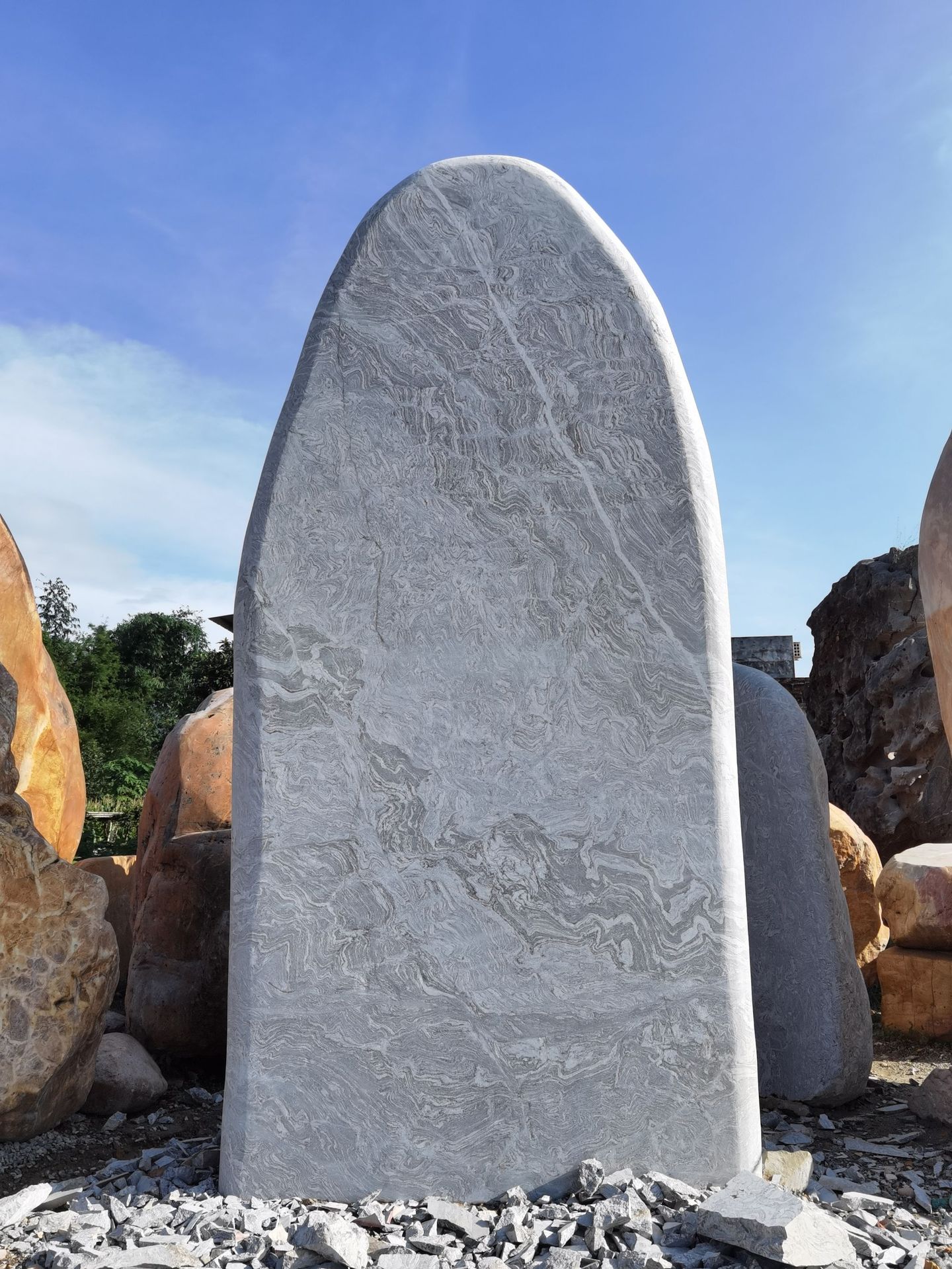 大型园林景观园景小路铺置景观石自然生态石厂家直供批发刻字石