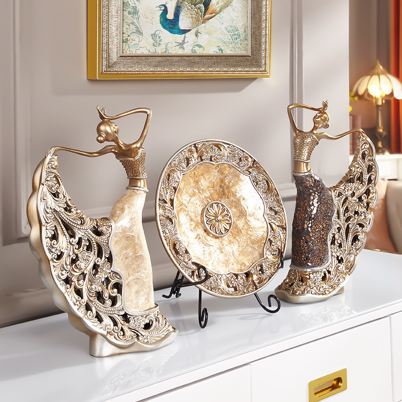 欧式装饰品摆件家居饰品 镂空版孔雀舞女 创意客厅电视柜酒柜玄关