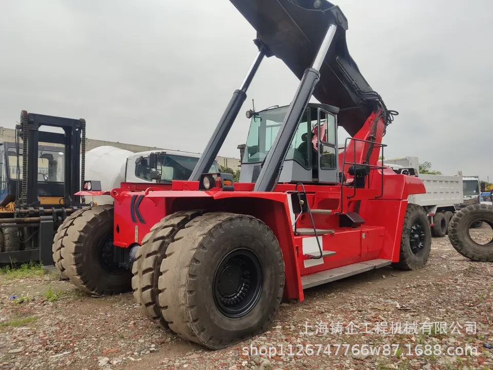 卡尔玛45吨集装箱正面吊kalmar 轮胎式灵活吊车fd450码头用