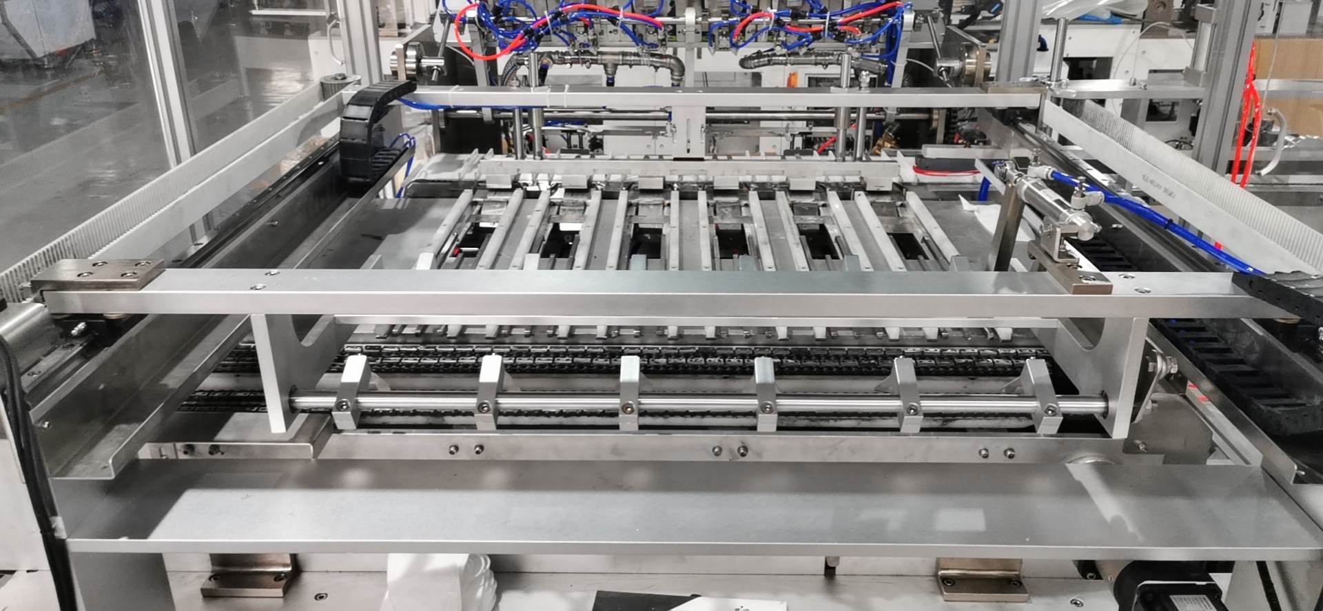 详情请咨询卢小姐:150195011796通道kf94鱼型口罩包装机120pcs/分钟否