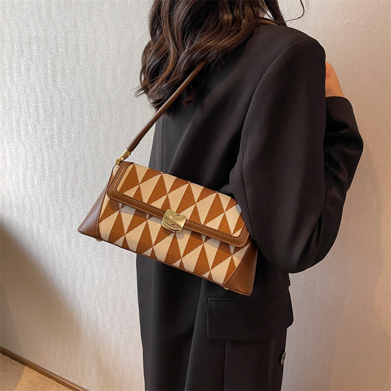 Special-Interest Design Bag Women's 2022 New French Shoulder Underarm Bag High Sense Fashion Plaid Portable Baguette Bag