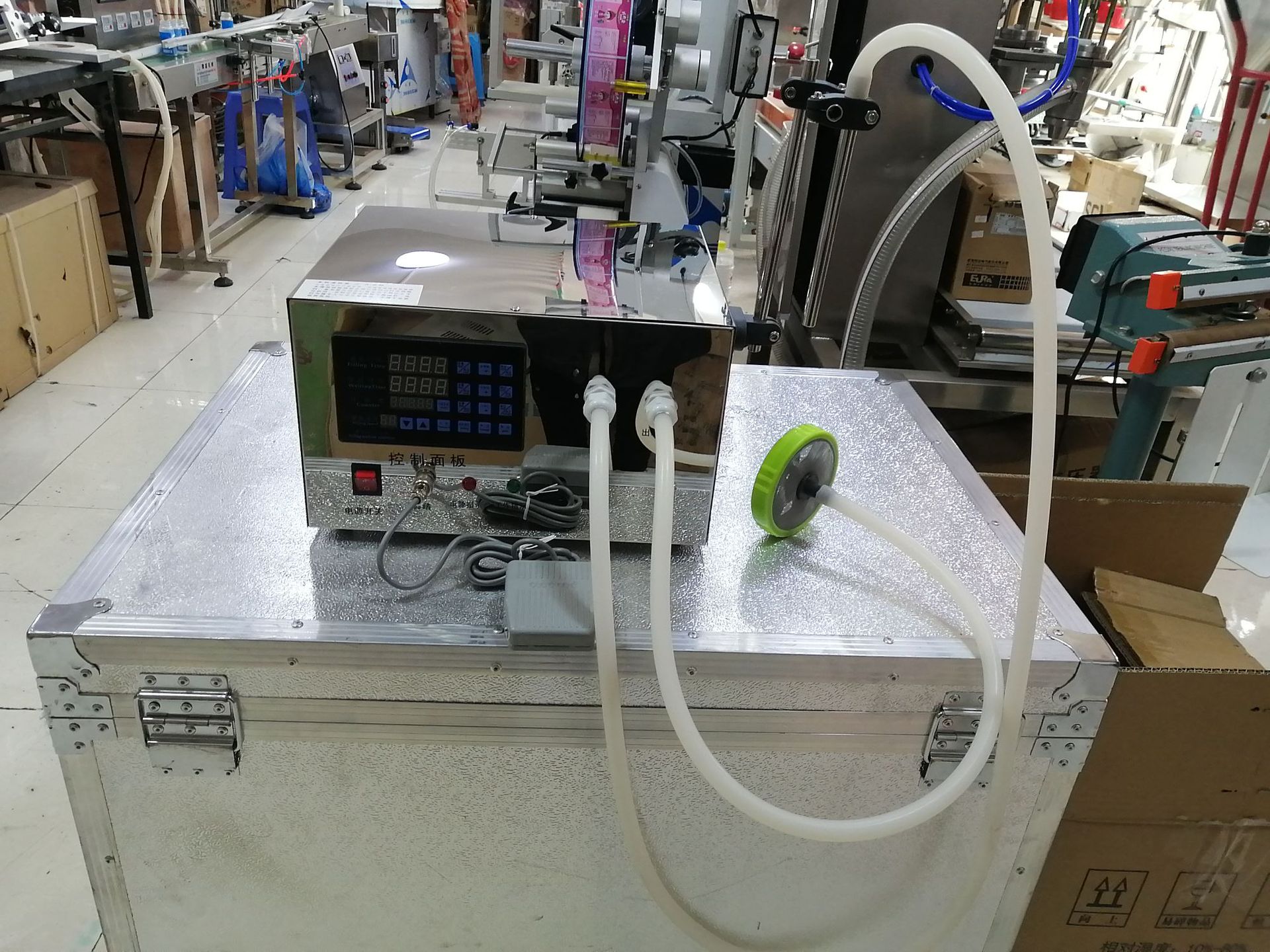 消毒水小型液体灌装机 香水液体小型灌装机 香水灌装机