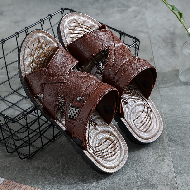 2022 Summer New Faux Leather Sandals Men's Casual Outdoor Dad Dual Use Slippers Men's Middle-Aged and Elderly Beach Shoes