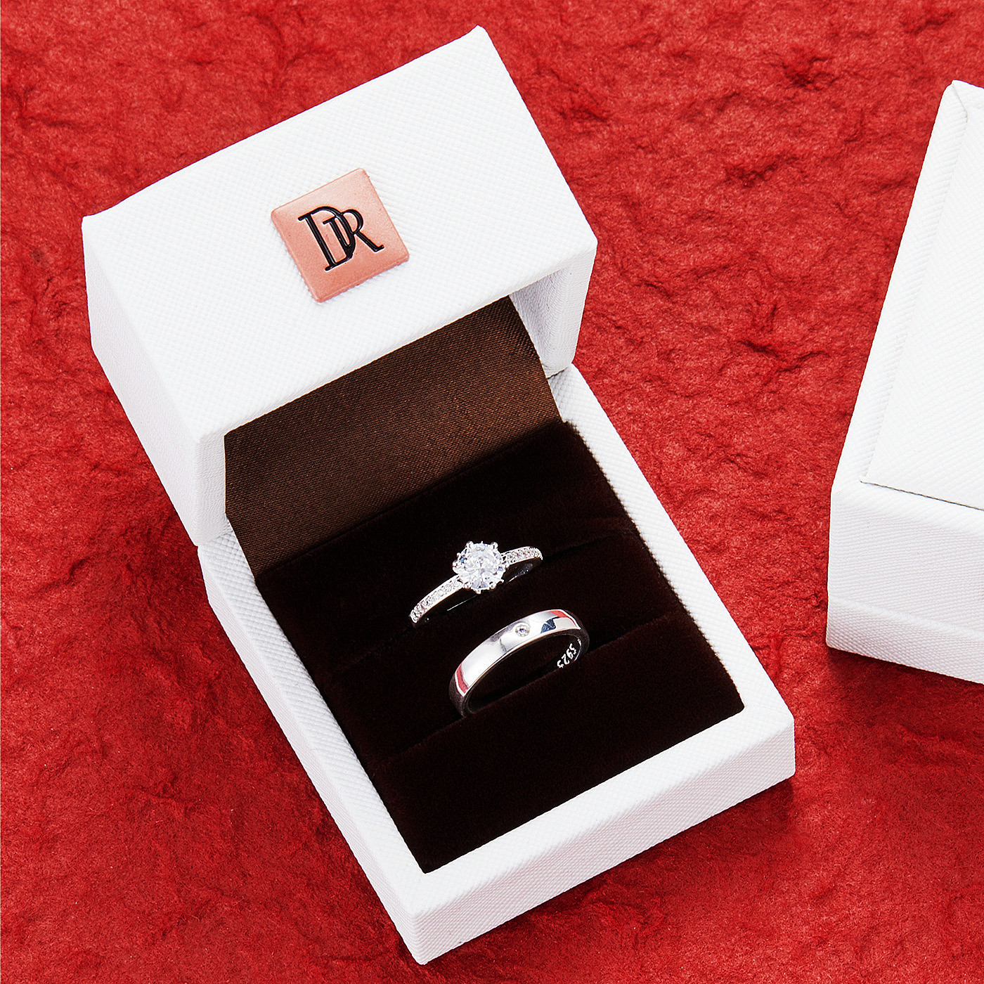 仿真对戒结婚一对婚礼现场用道具情侣戒指男女求婚订婚钻戒婚纱照