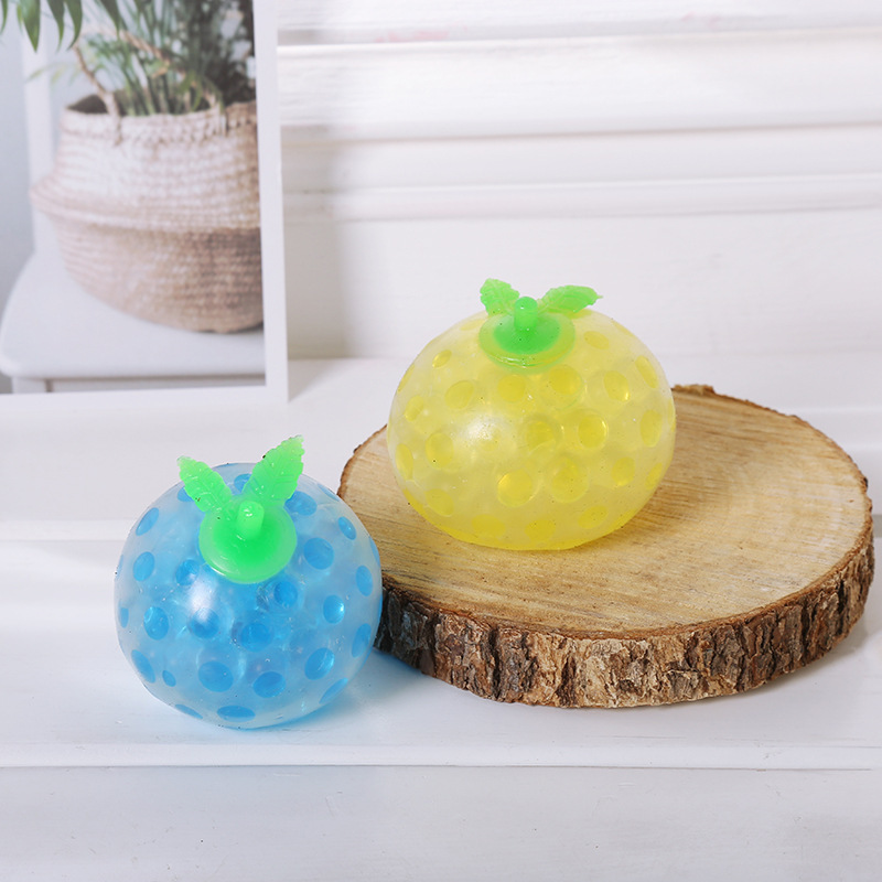 新款发泄球解压玩具 水果葡萄球trp新奇特玩具地摊货源批发