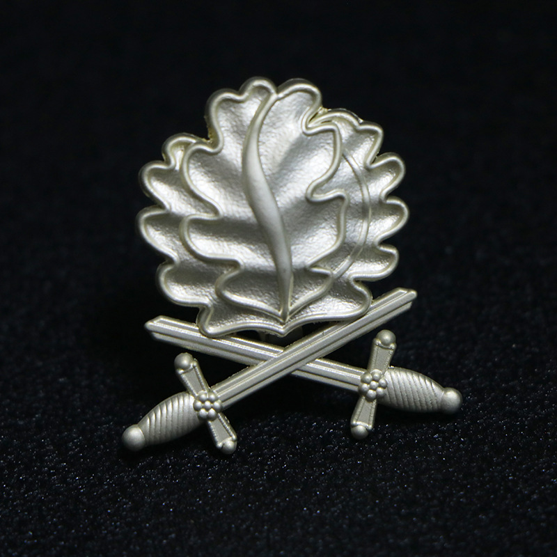 大量现货 双剑橡树叶勋章骑士勋章配件 雪绒花徽章铁十字胸针