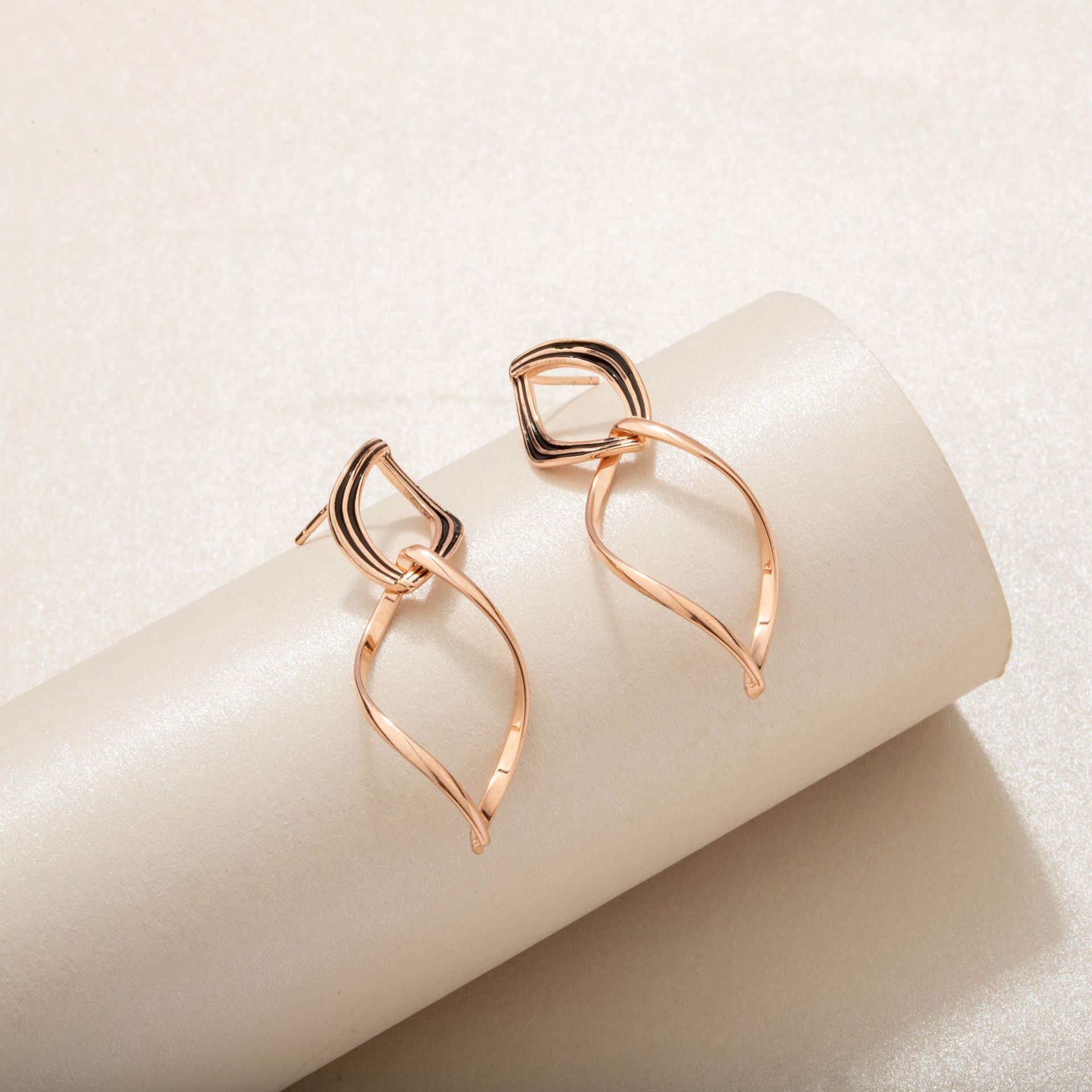 纯银莫比乌斯耳钉s925耳扣女2021新款小众设计耳环防过敏耳饰耳坠