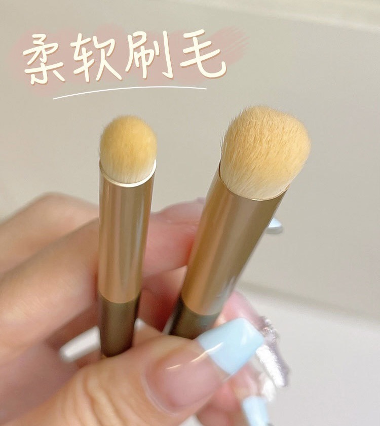 Blooming Borderless Lip Mud Lipstick CP ~ Lip Brush Lip Brush Portable round Head Bite Lip Brush Concealer Brush Partial Blooming