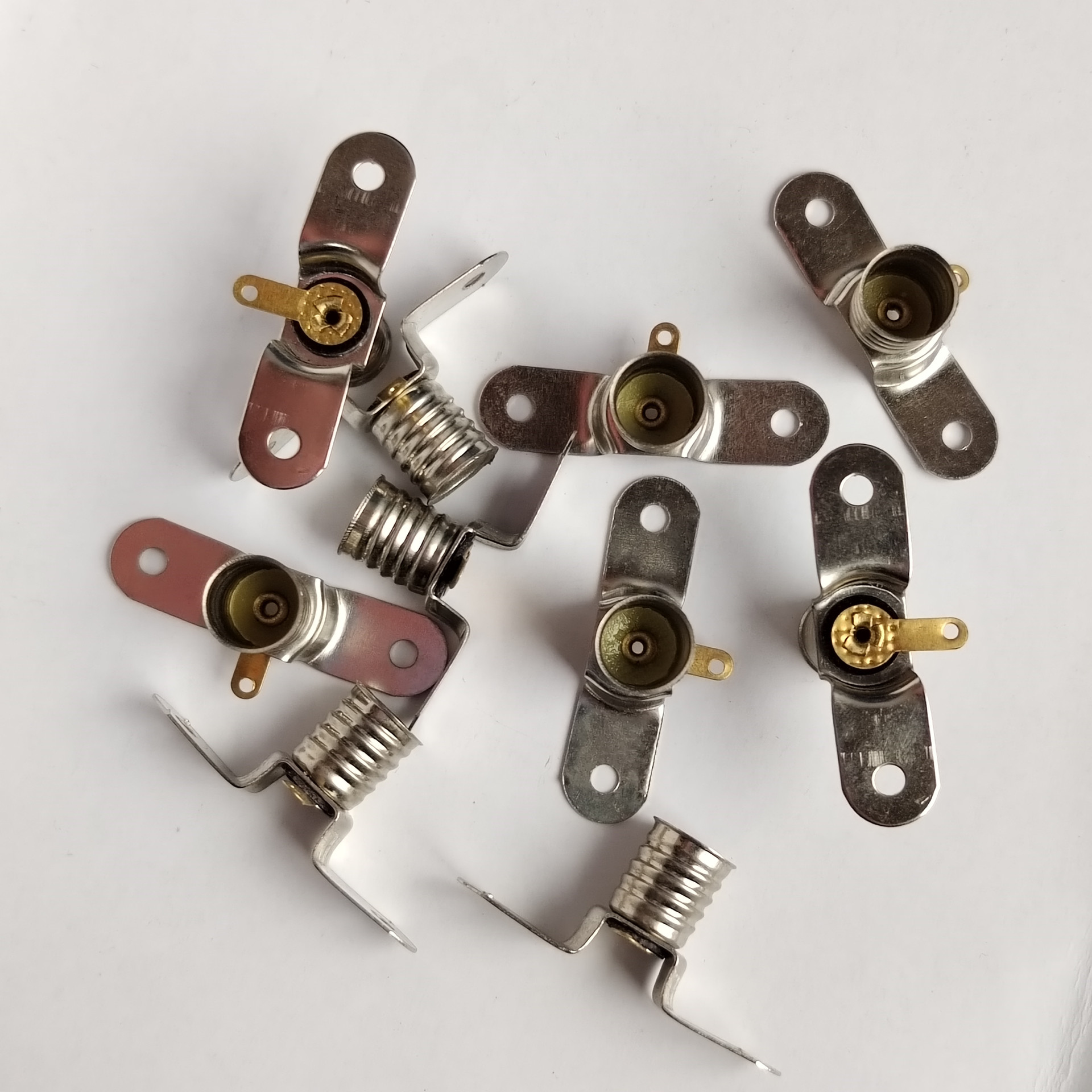 e10灯座小灯泡电珠镀镍灯座 带安装支架灯座 e10螺口灯座小灯泡座