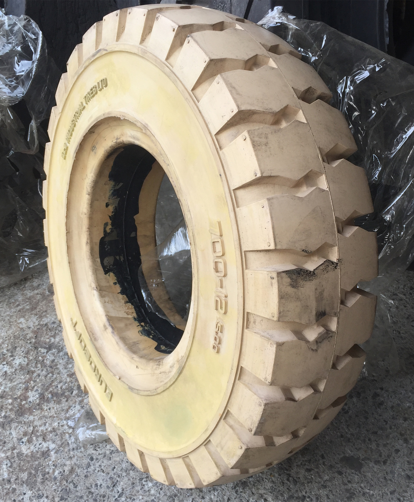 itl 700-12 白色环保实心轮胎 抗刺扎耐撕裂-阿里巴巴