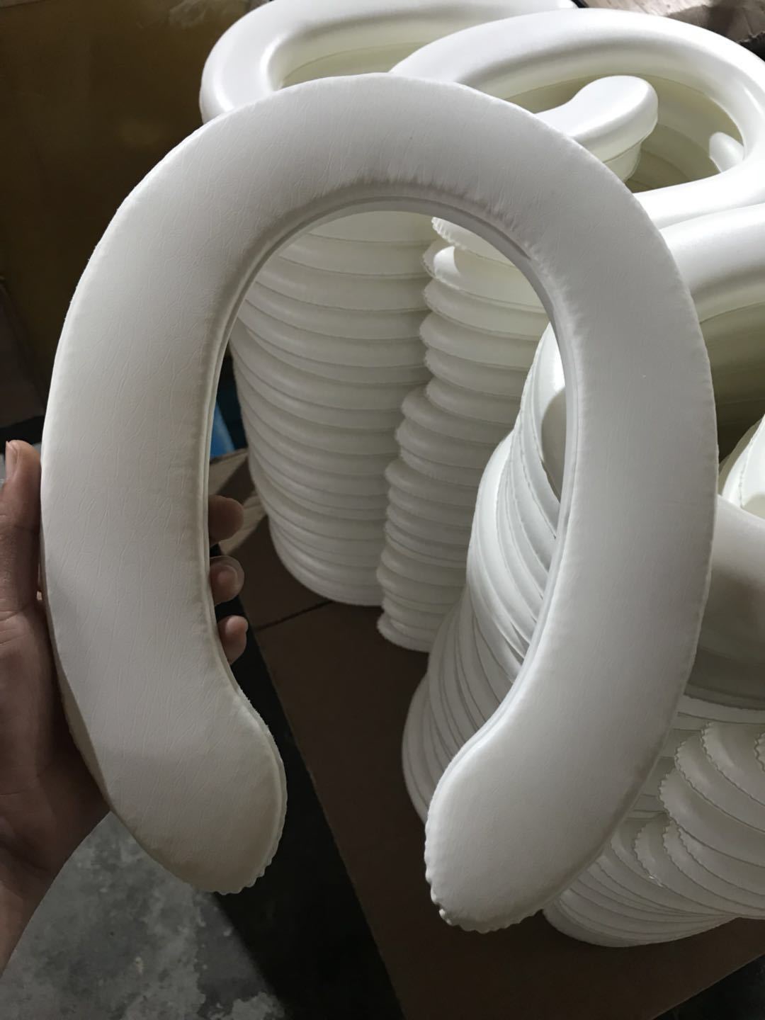 加工定制各种pvc软垫 儿童座便器垫子 凳子 印花皮料