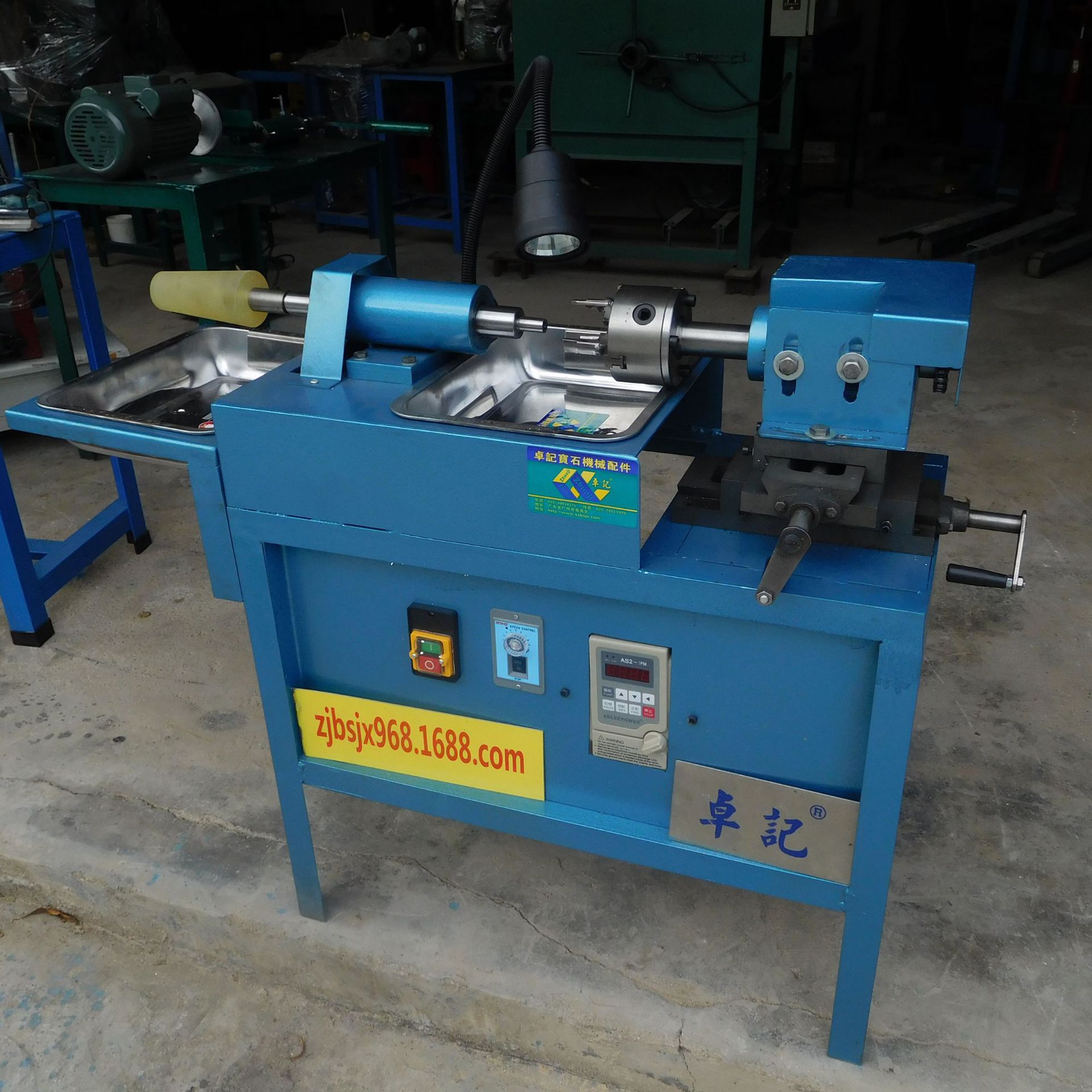 双调速手镯成型机內外圆磨打磨抛光zj8502卓记牌自动手镯一体机