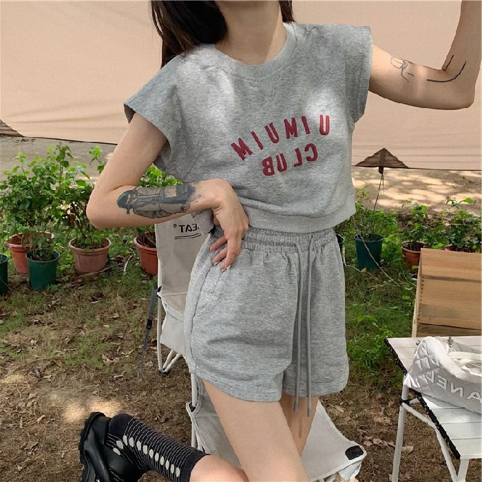 Casual Fashion Set Short Top Women's Summer 2023 New Short-Sleeved T-shirt Sportswear Shorts Two-Piece Set