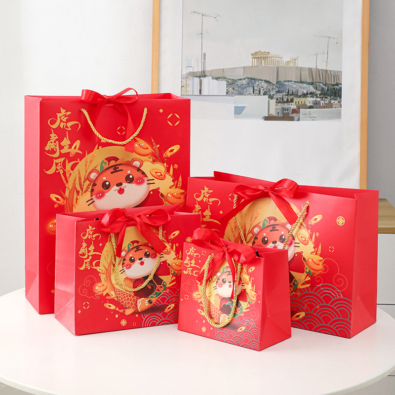 新年春节礼物袋纸袋中国红礼袋包装红色喜庆礼品袋 手提袋 回礼袋