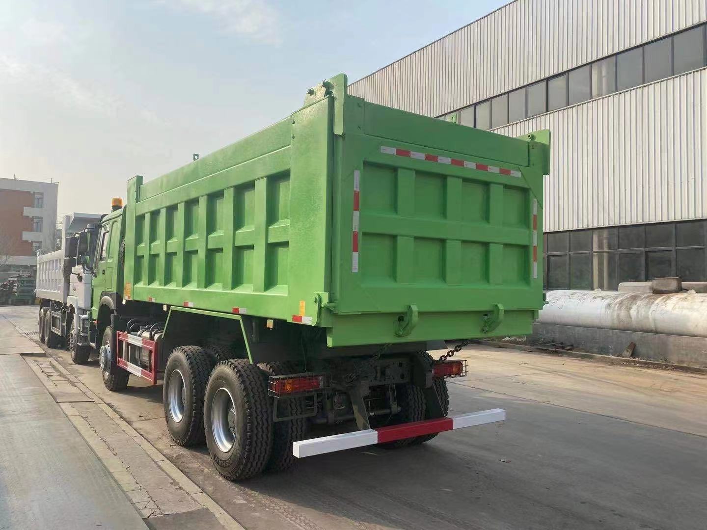 能挂牌的中国重汽豪沃国六自卸车翻斗车销售电话18953179828