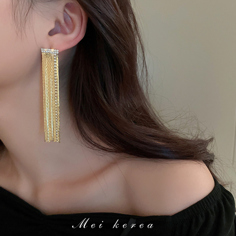 Silver Needle Metal Style Pearl Lovely Tassel Earrings European and American High-Grade Temperament Earrings Fashion New Earrings Wholesale