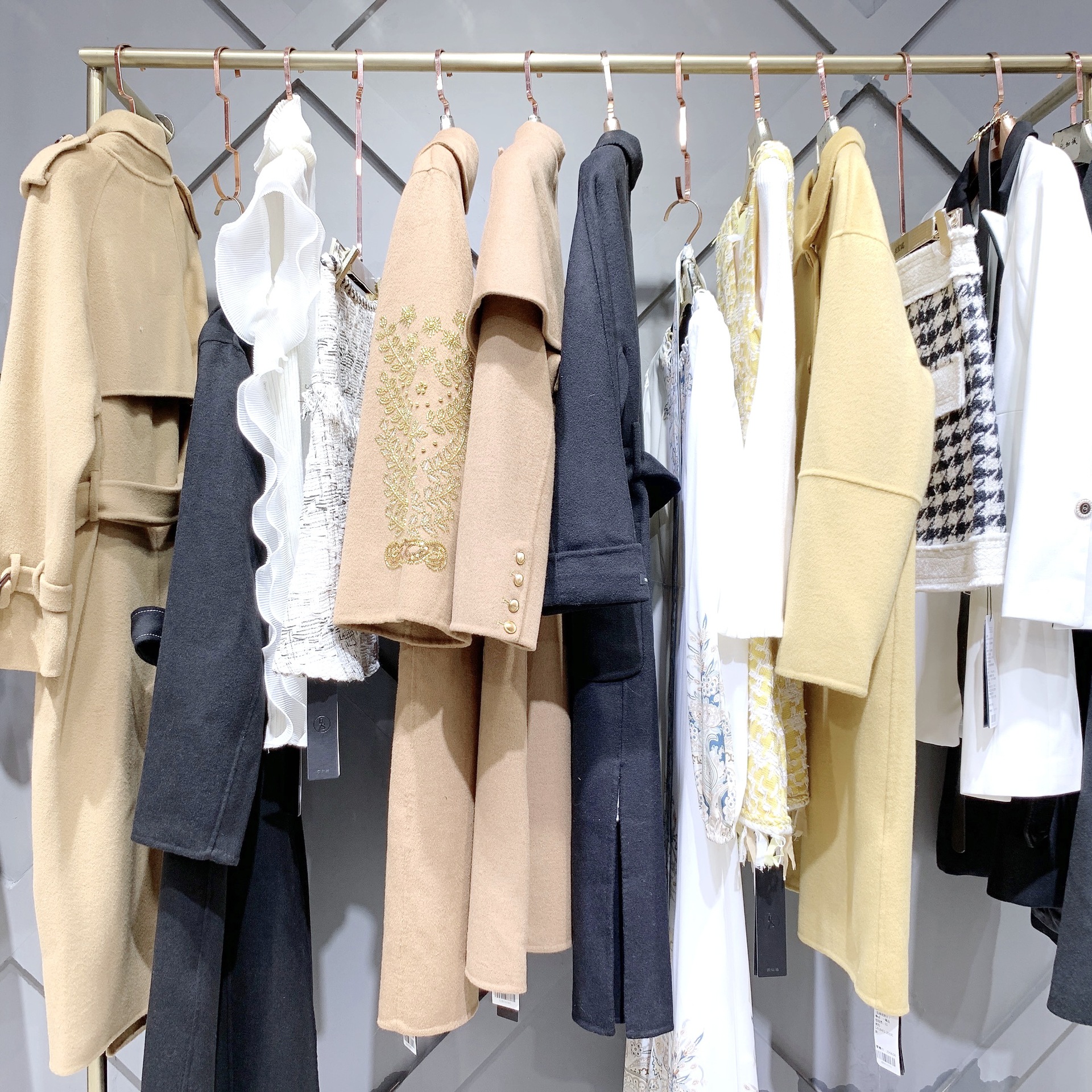 欧洲站秋冬品牌女装批发菀草壹女装短裤爱依服连衣裙货源分份批发