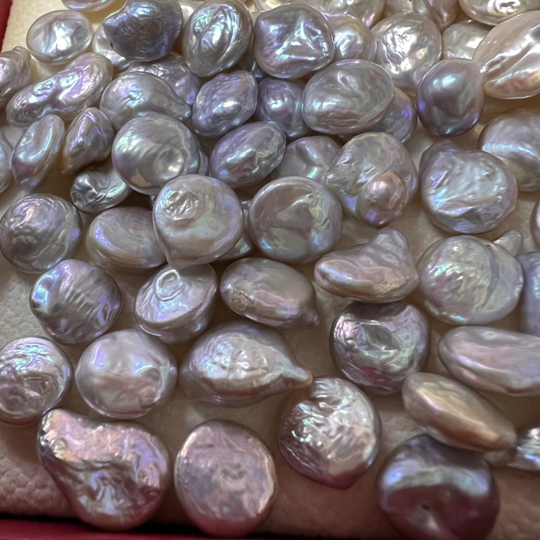 淡水珍珠11-12真多麻纽扣带尖头个别带瑕疵巴洛克异形蓝灰色镜面