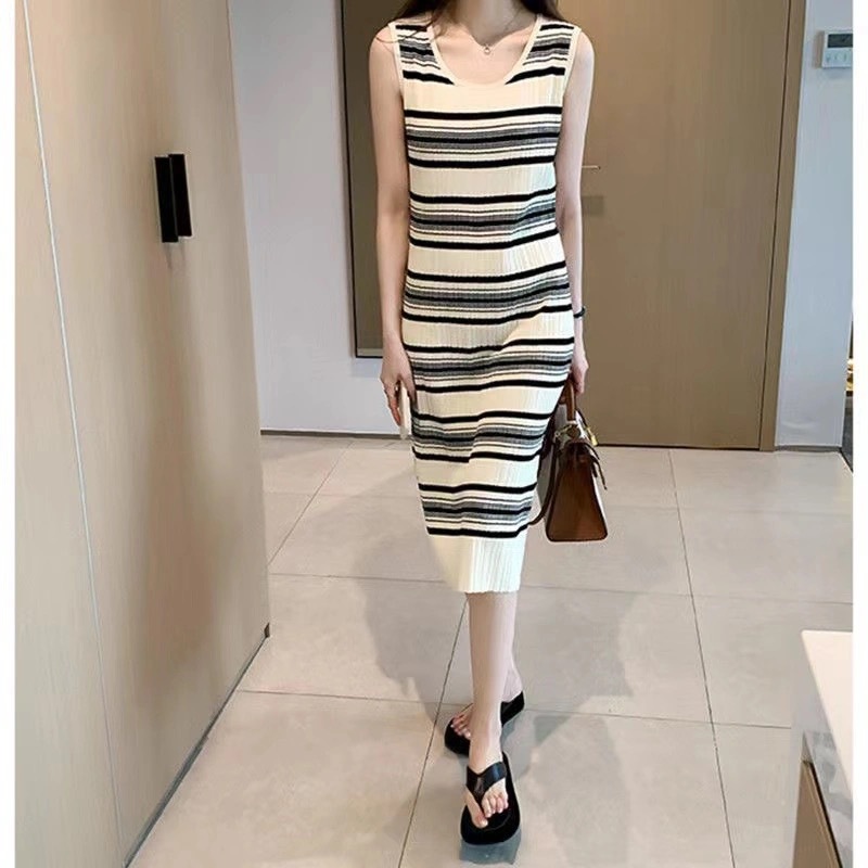 2023 Dress Summer Women's French Style Popular This Year Polo Collar Loose Striped All-Matching Knitted Short Skirt Fashion
