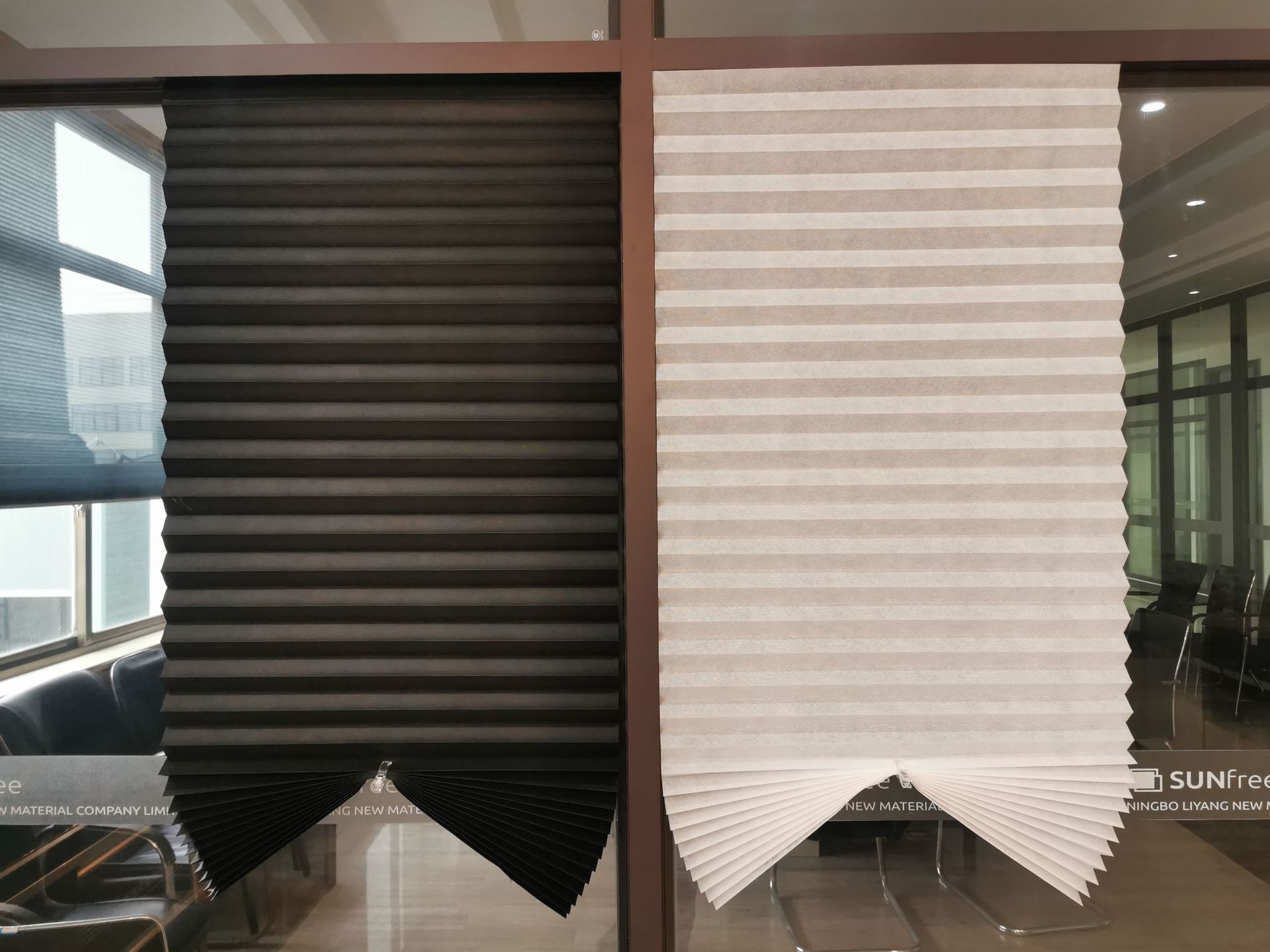 窗帘跨境简易无纺布粘贴百折帘百褶帘折叠半全遮光无纺布面料