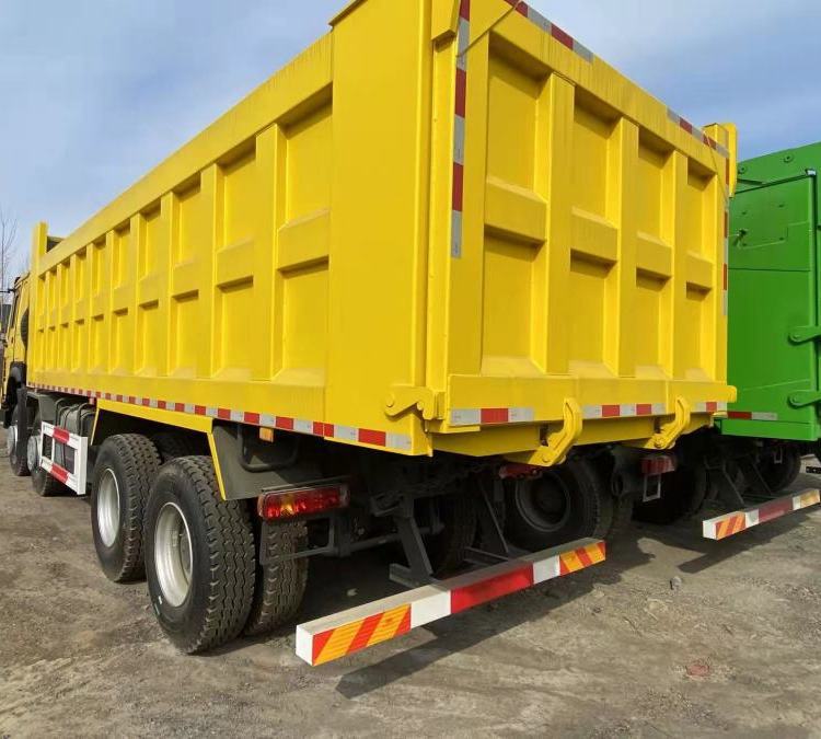 中国重汽400马力12档变速箱6米车厢豪沃自卸车出口国外-阿里巴巴