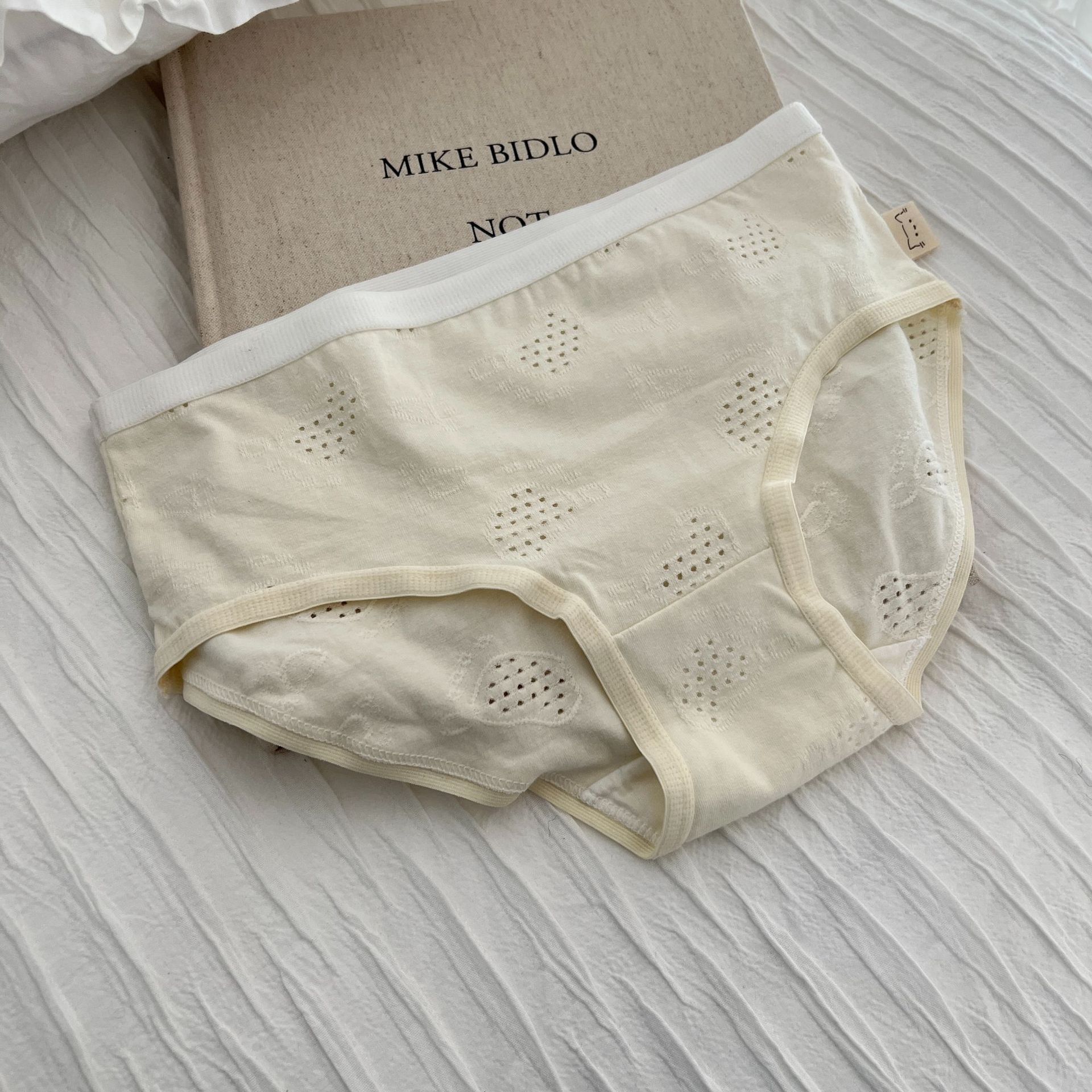 Ka Meow ~ Class a Baby Cotton Cream Underwear Women's Breathable Purified Cotton Crotch Mid-Waist Basic Solid Color Girl Briefs