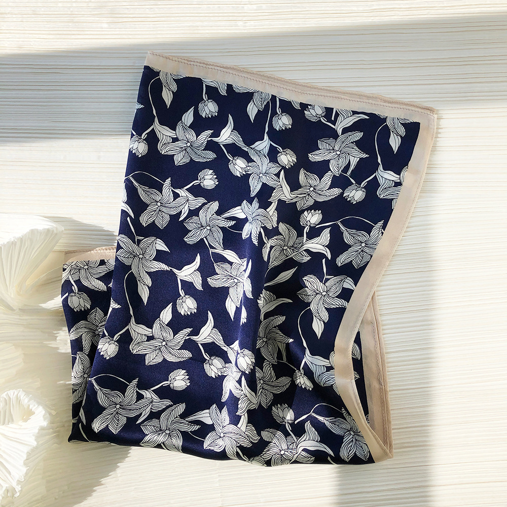 春季新款真丝小方巾丝巾花卉文艺复古桑蚕丝丝绸小方巾领巾围脖女