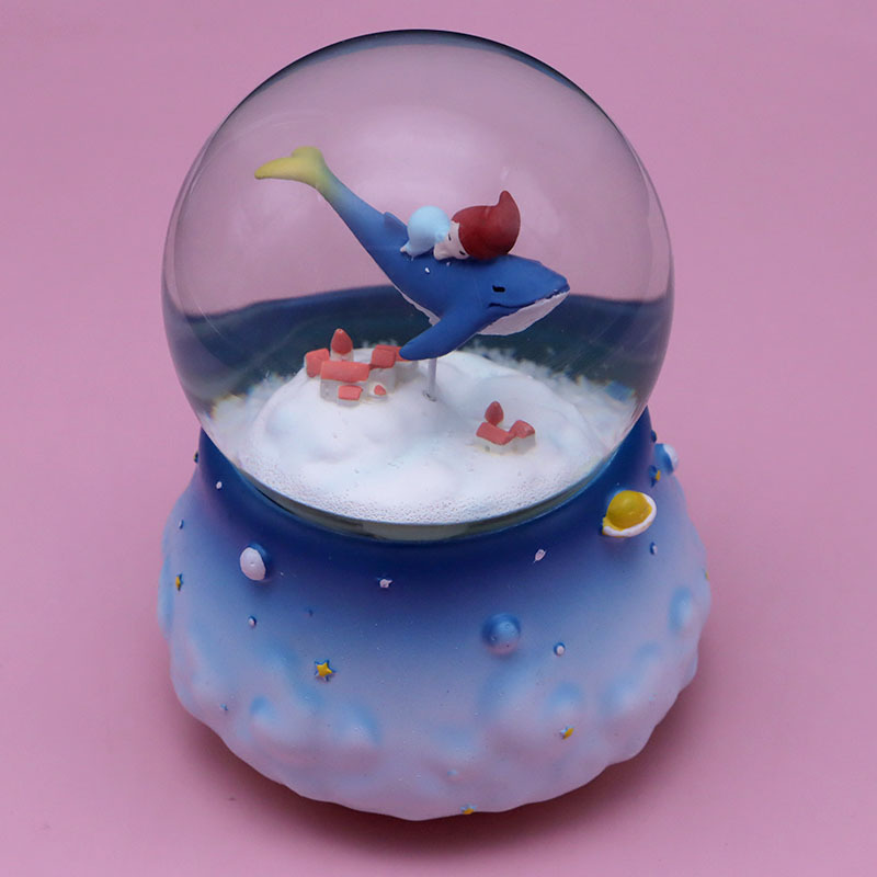 蓝海鲸梦水晶球音乐盒飘雪花创意海洋风摆件送情侣儿童女生生日礼