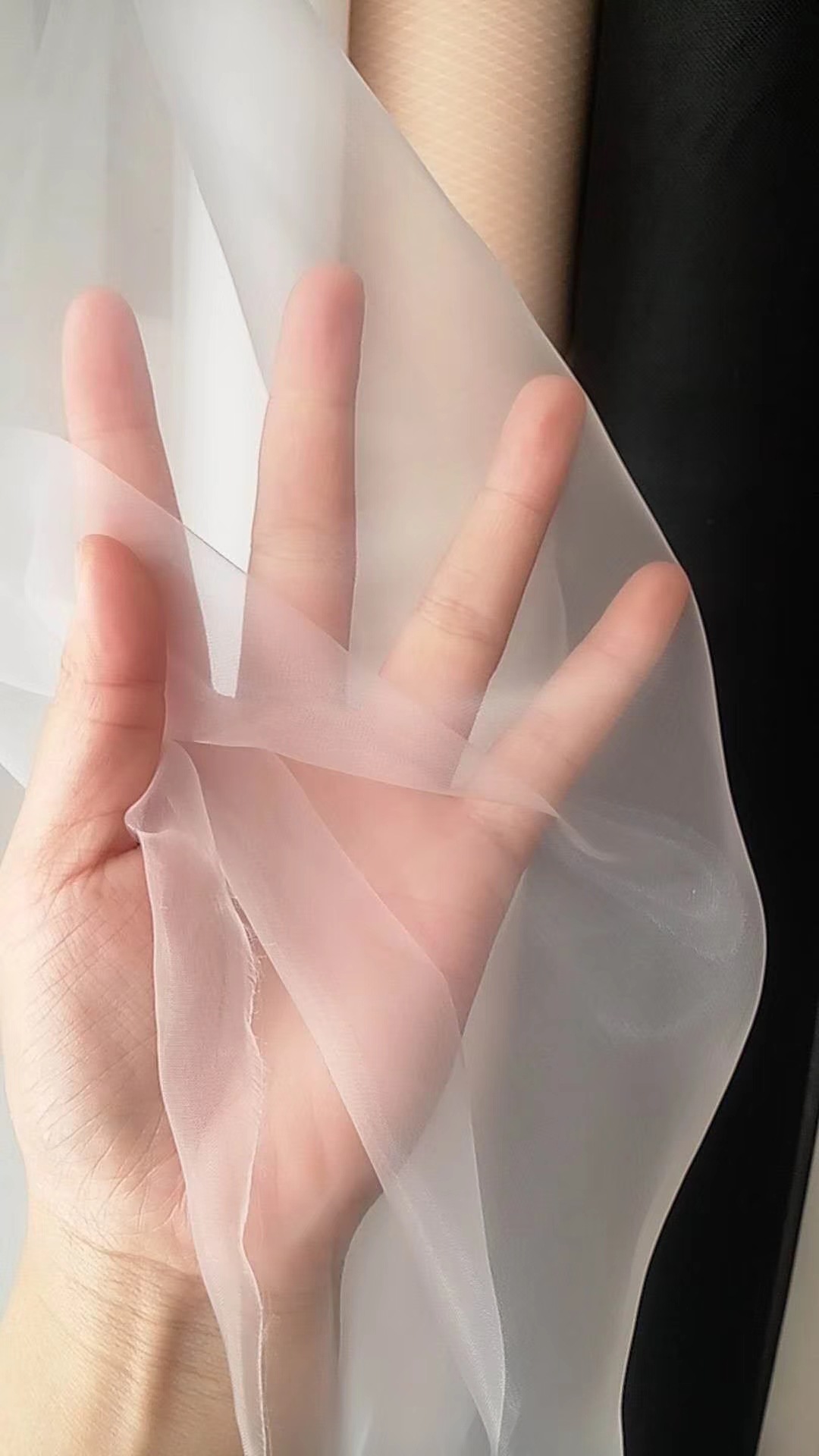 日本新款高透欧根纱面料化纤透明纱礼服毕业设计布料婚纱料