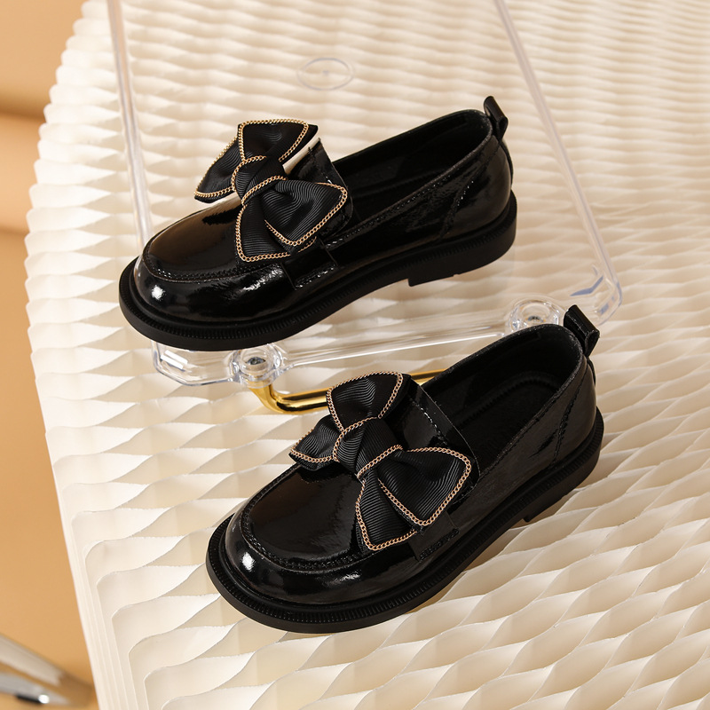 女童皮鞋2022春季新款韩版软底亮面黑色公主鞋子儿童小女孩乐福鞋