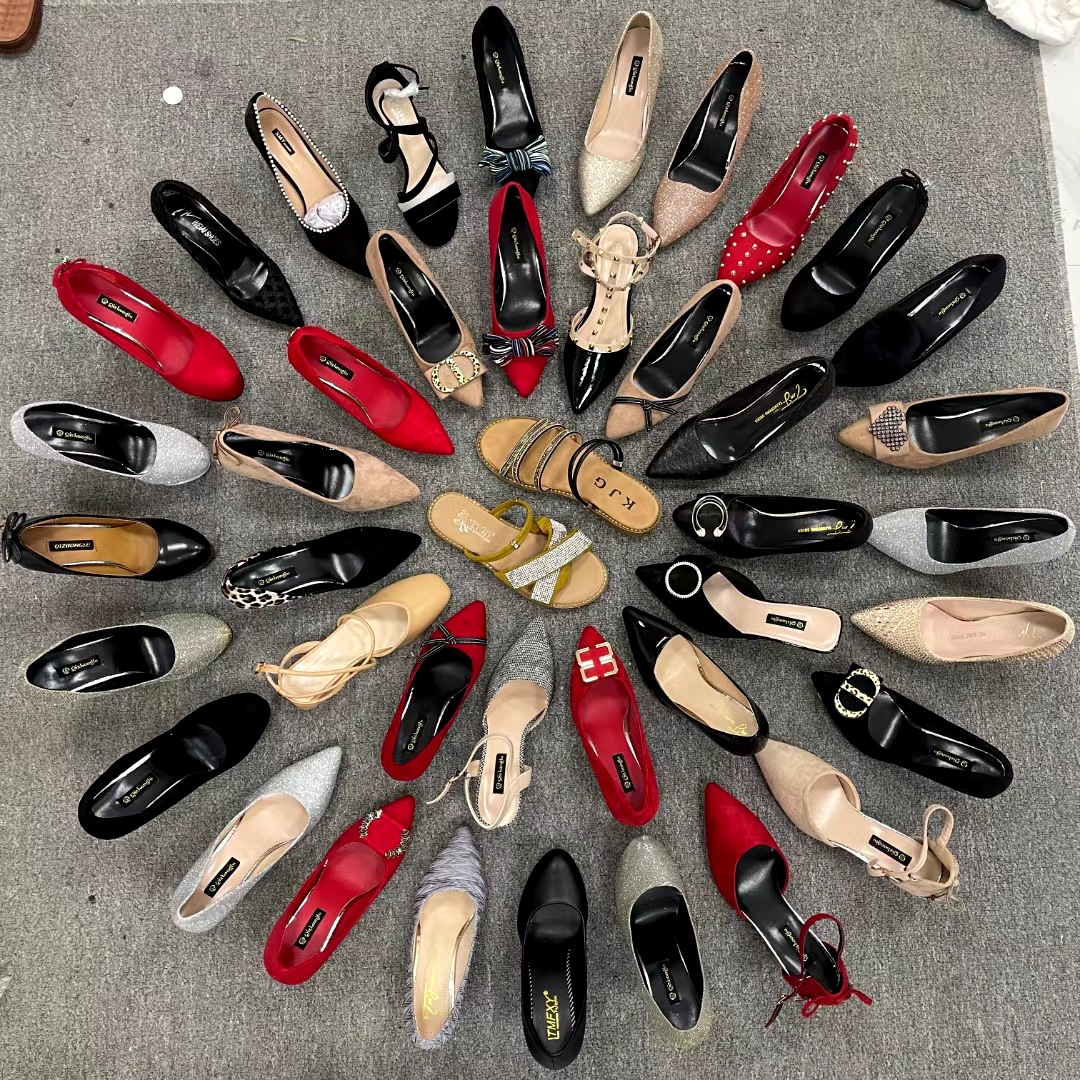 广州鞋子外贸出口地摊鞋货源库存鞋高跟时装单鞋批发尾货鞋3-10元