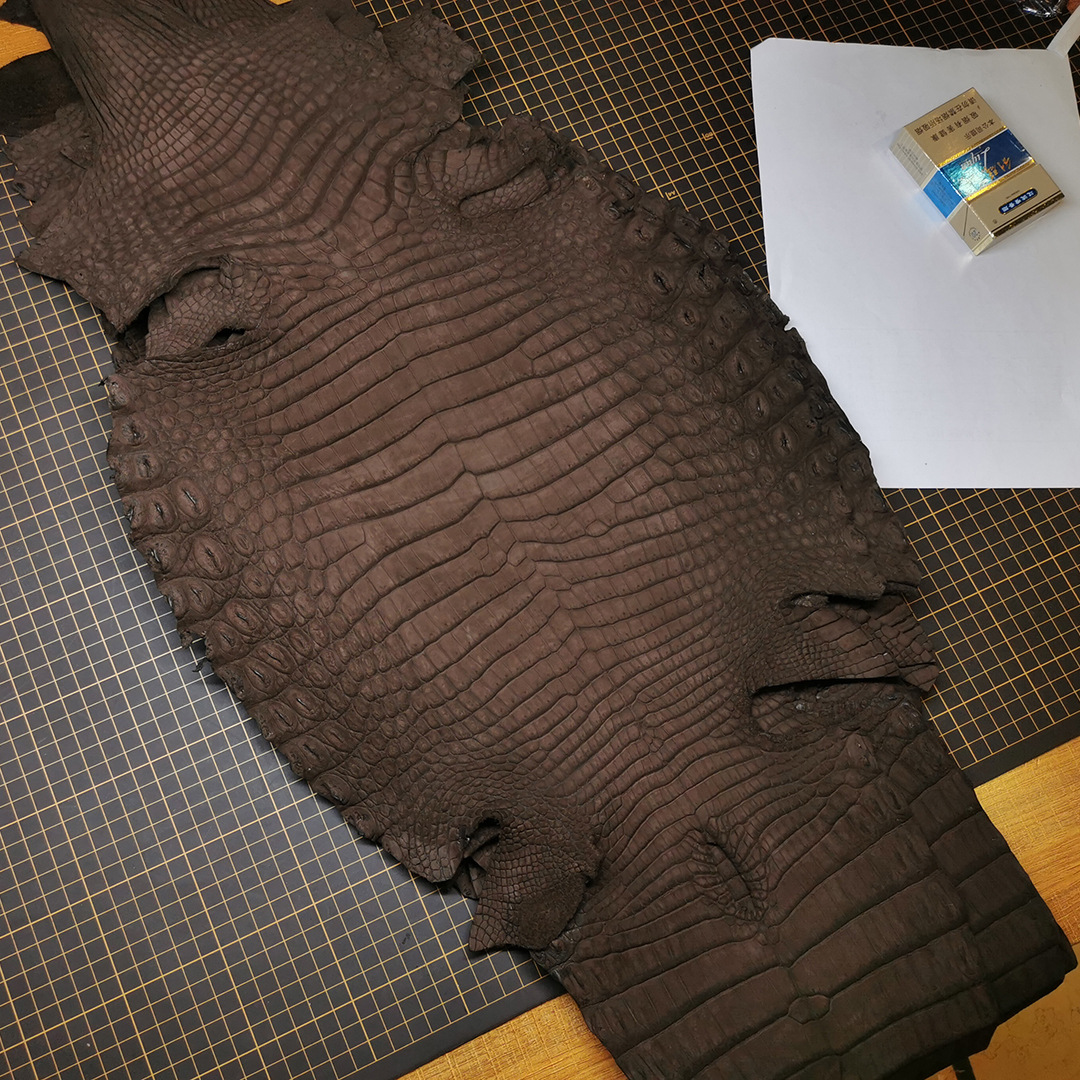 aresgator南非尼罗鳄鱼皮真皮水染巧克力色反绒面磨砂整张鳄鱼皮